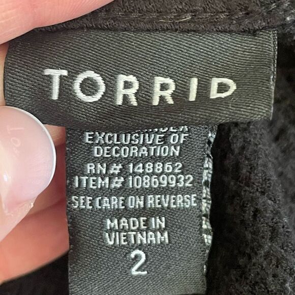 Torrid Sleeveless round Neck Top Size 2 (2X) black knit embroider blouse #1280 - Picture 9 of 13